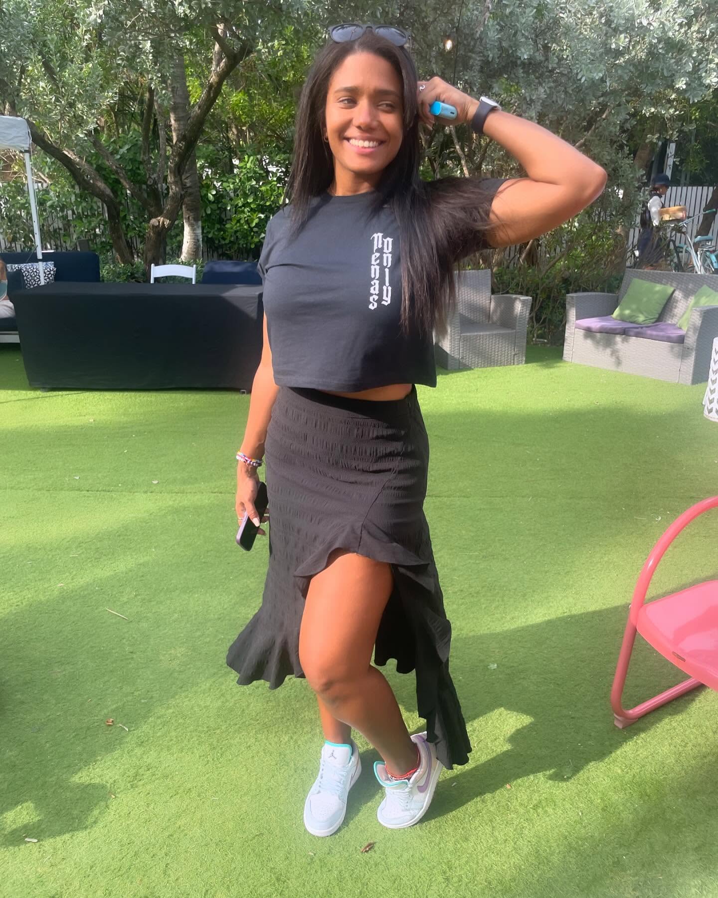 Black Crop Top Nena